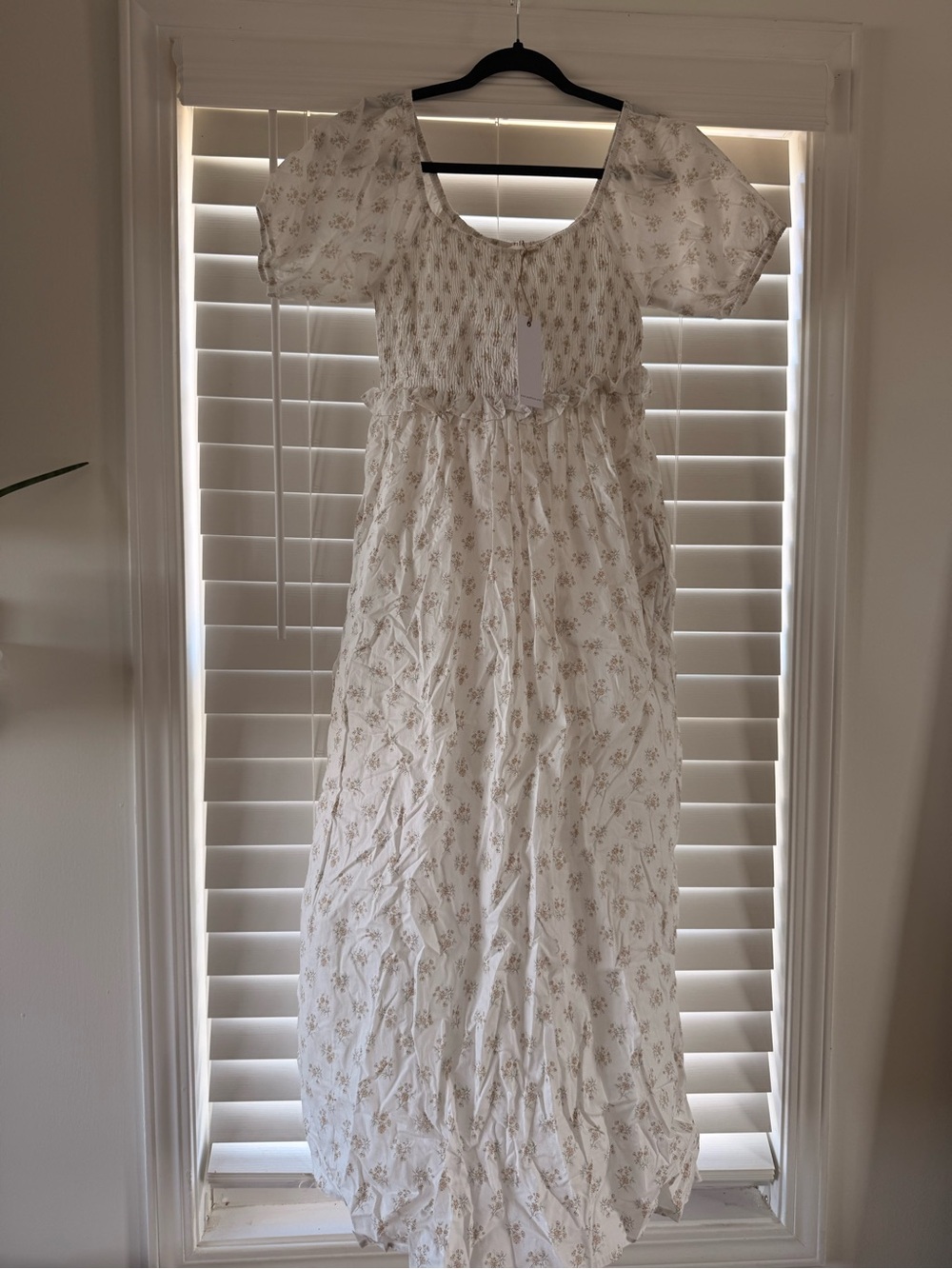 Lightweight White Floral Midi Dress with Puff Sleeves